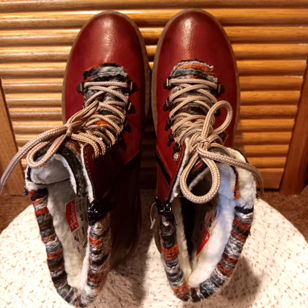 NWOT Rieker Felicitas Red/Wine Lace-Up Boots Size 40--Fits USA 9-9.5 - Picture 7 of 8